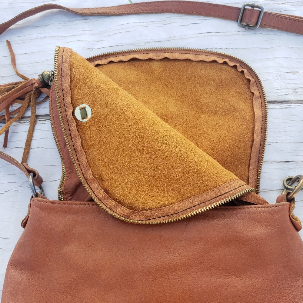 Vera Pelle Leather Crossbody Bag View 5
